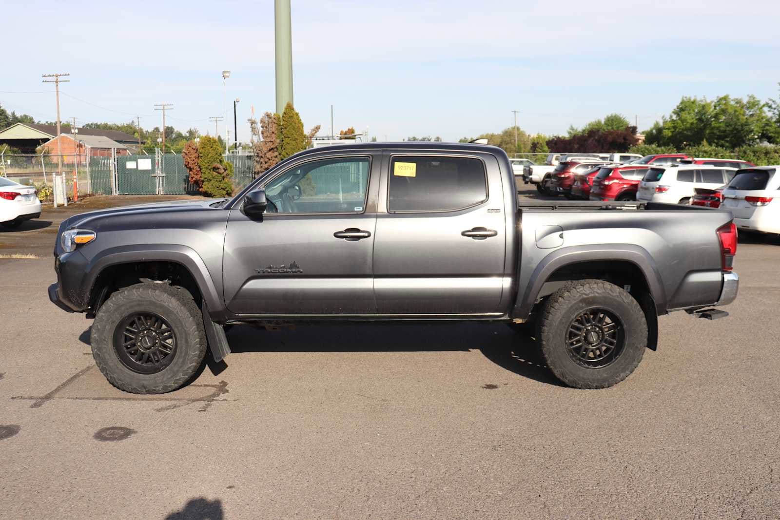 Thumbnail: 2021 Toyota Tacoma - 8