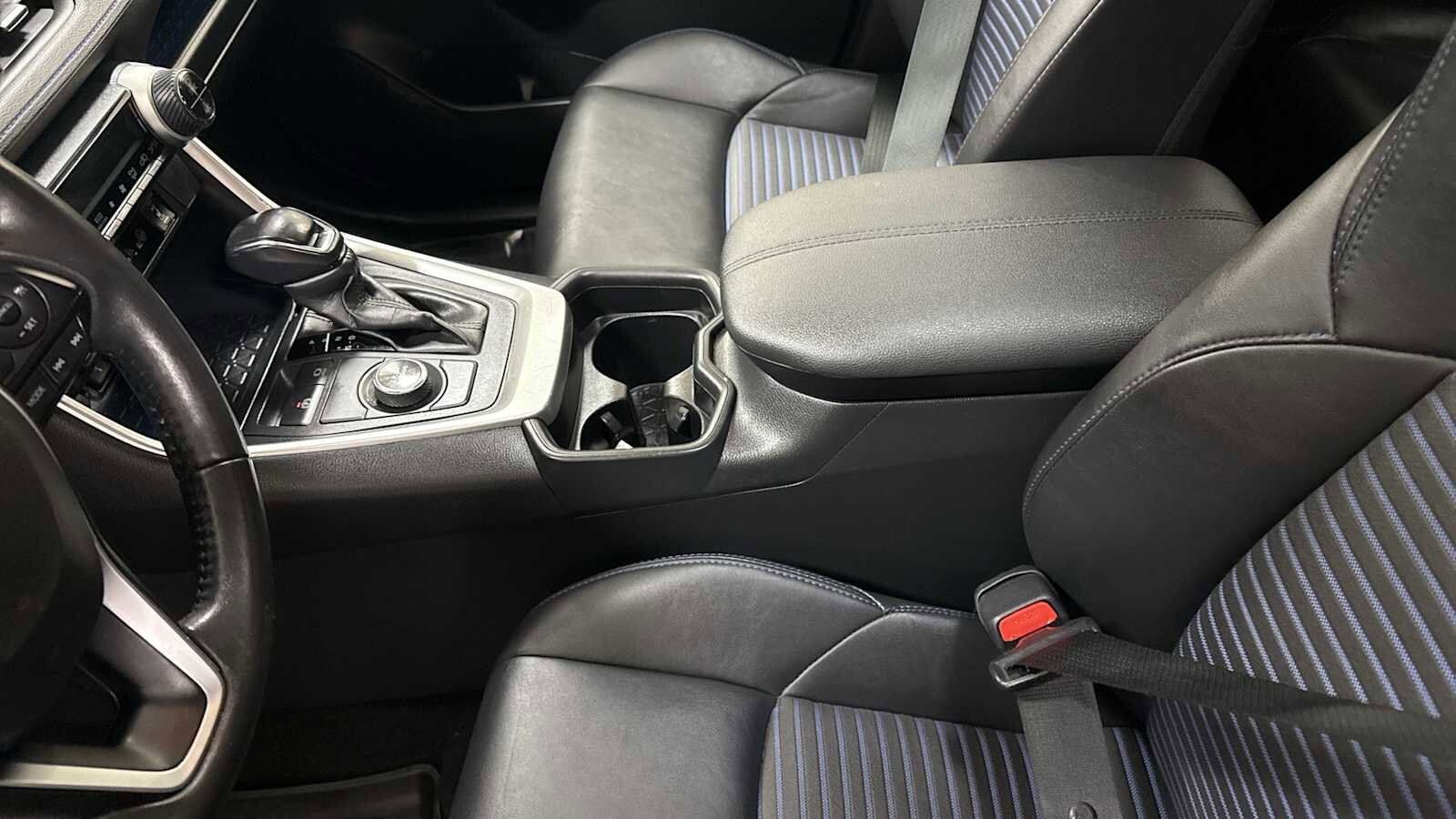 Thumbnail: 2021 Toyota RAV4 - 22