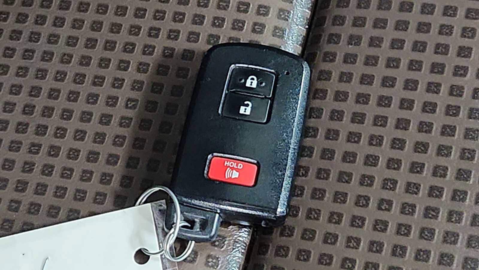 Thumbnail: 2021 Toyota Tacoma - 32