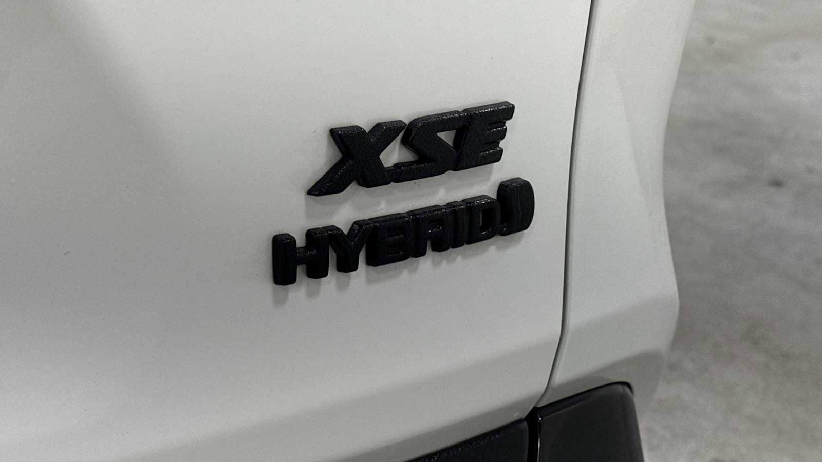 Thumbnail: 2021 Toyota RAV4 - 28