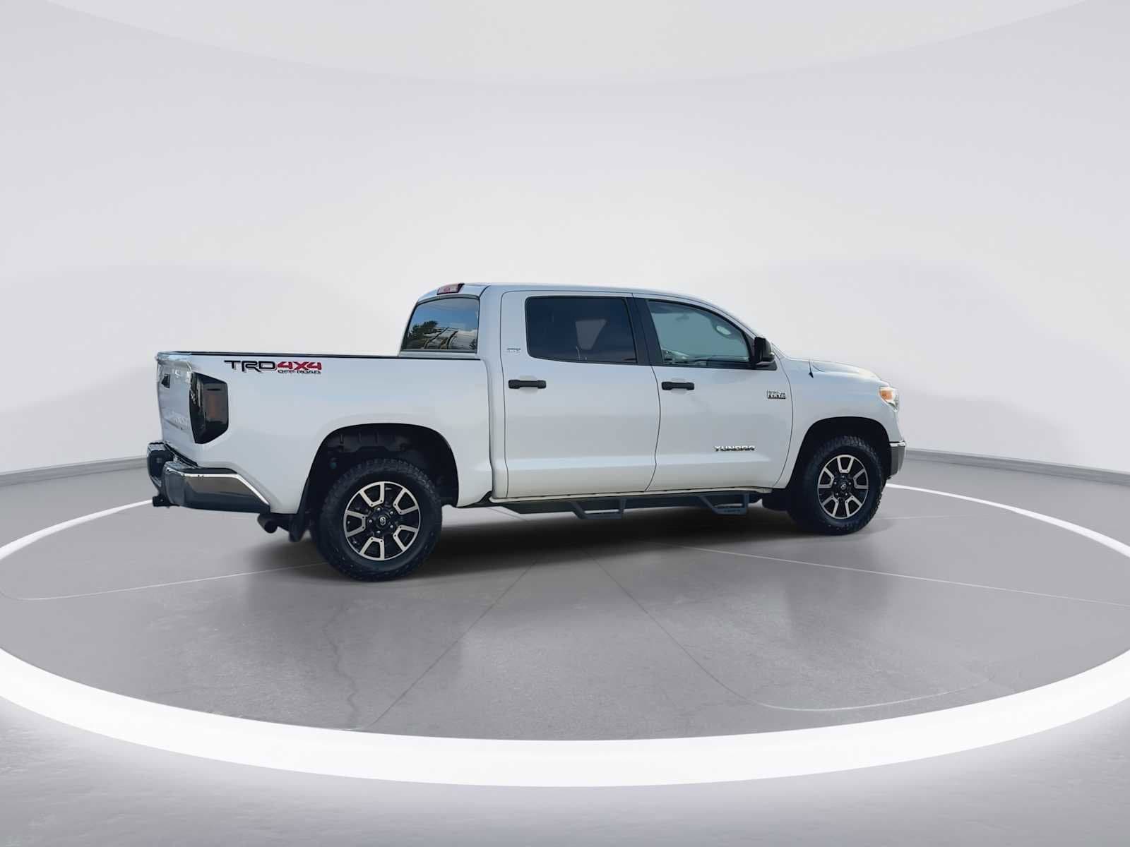 Thumbnail: 2016 Toyota Tundra - 8