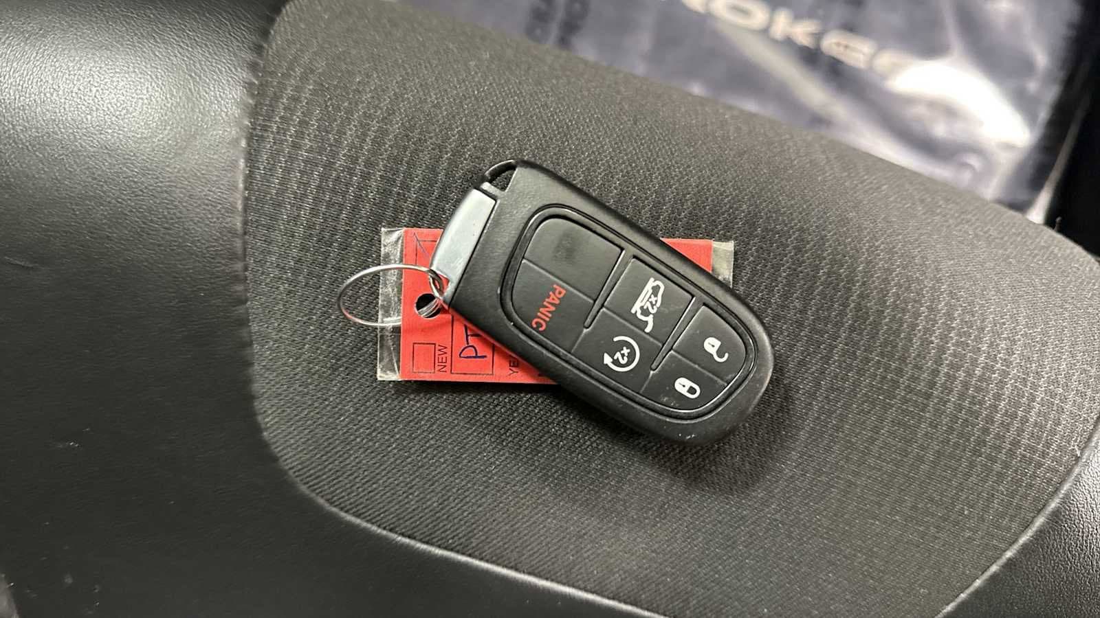 Thumbnail: 2018 Jeep Cherokee - 30