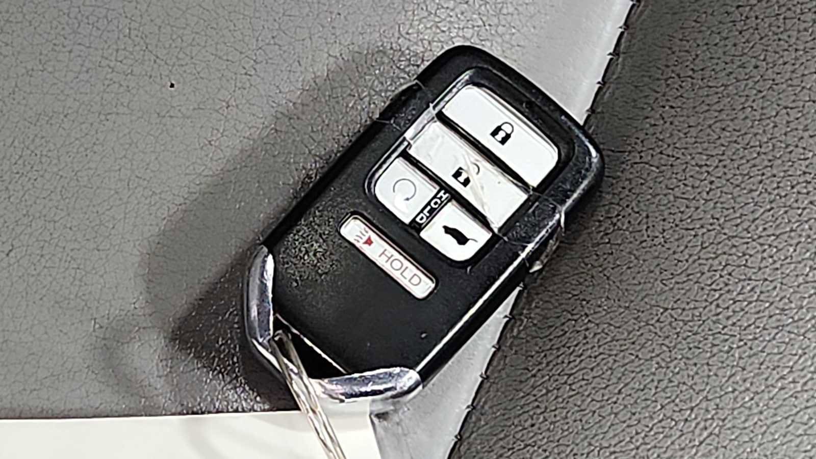 Thumbnail: 2017 Honda Pilot - 32