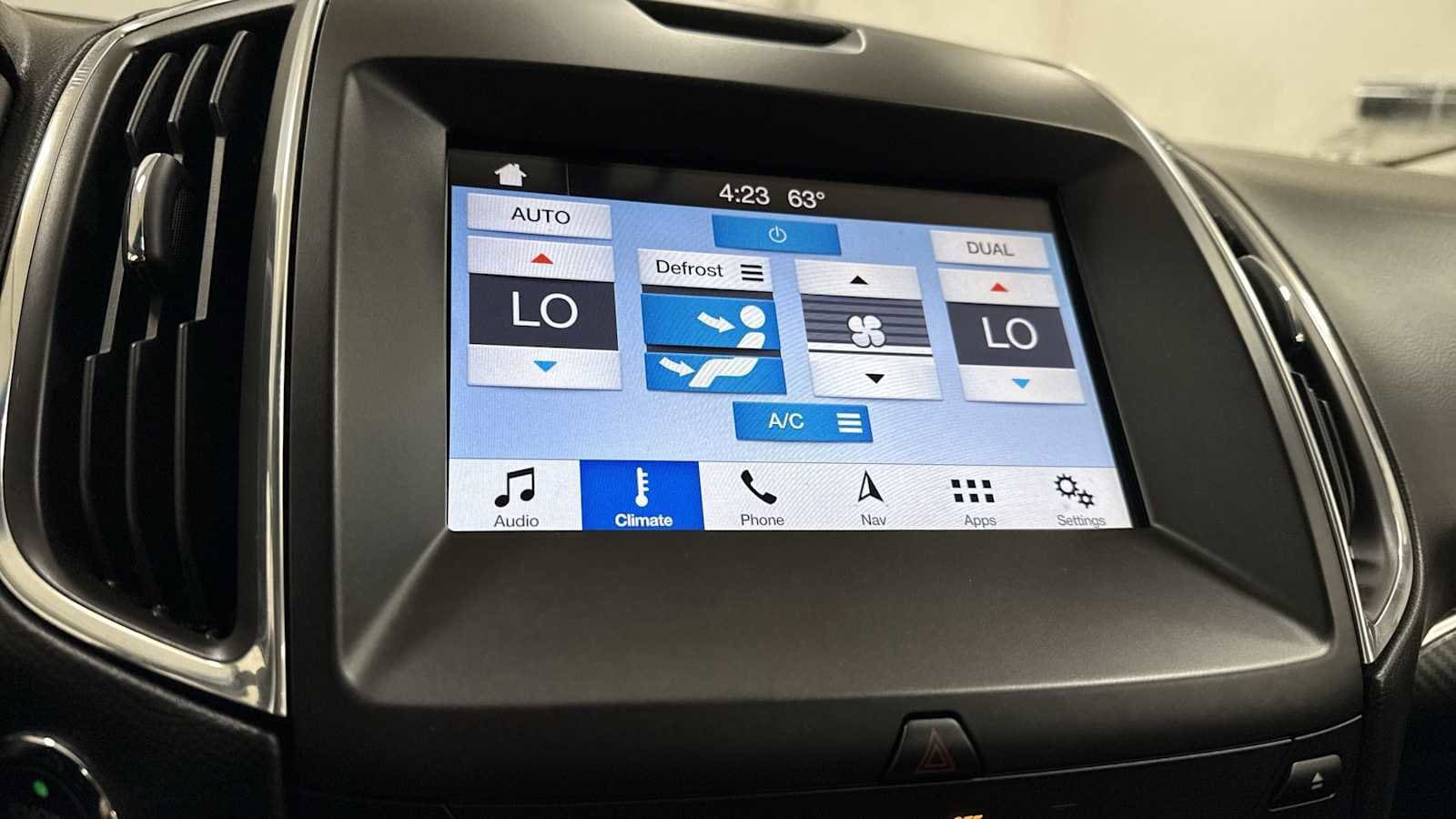 Thumbnail: 2018 Ford Edge - 21