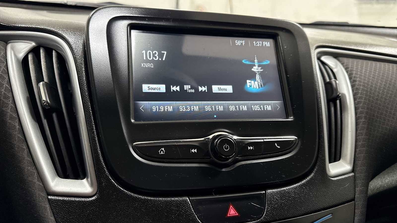 Thumbnail: 2018 Chevrolet Malibu - 18