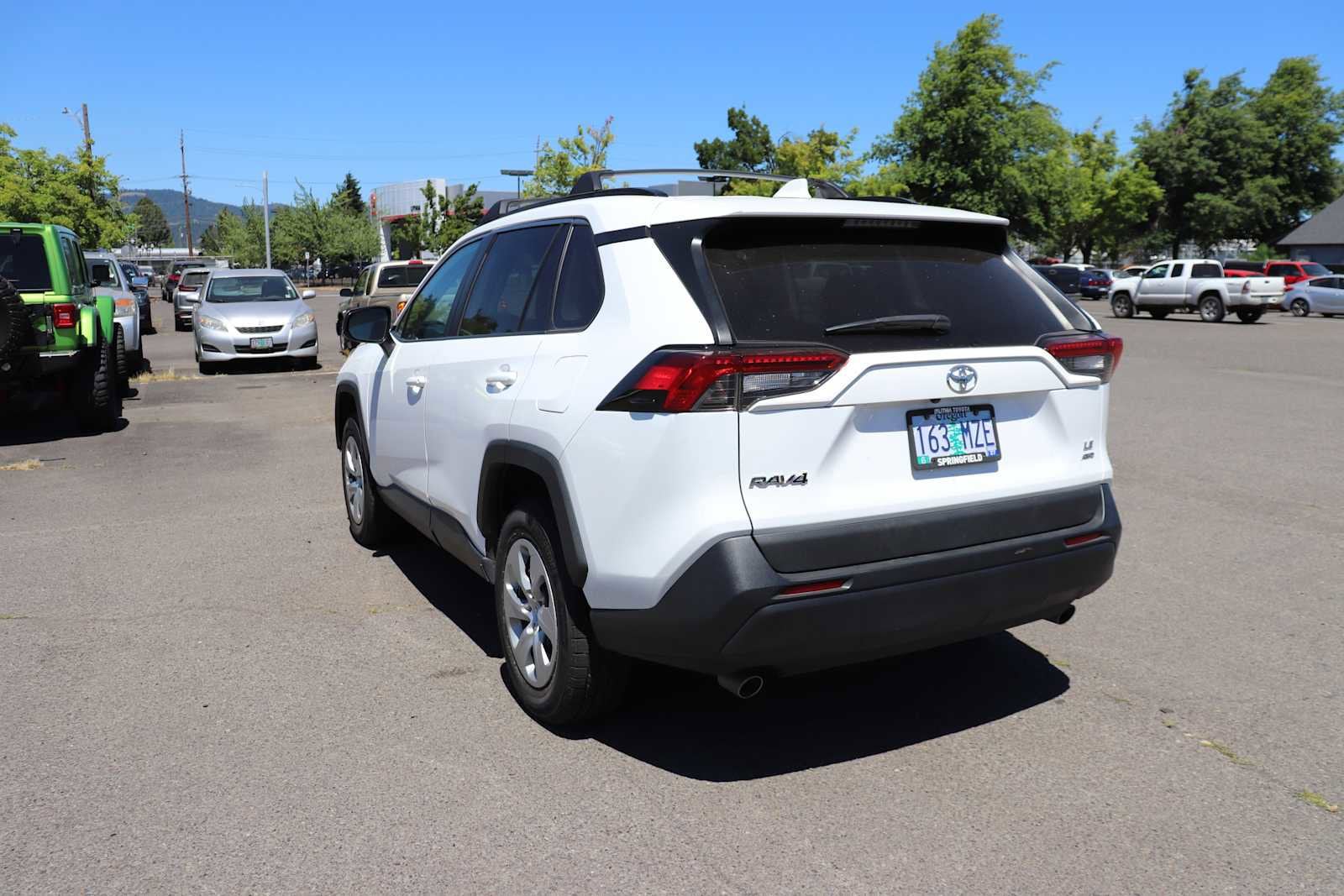 Thumbnail: 2021 Toyota RAV4 - 7