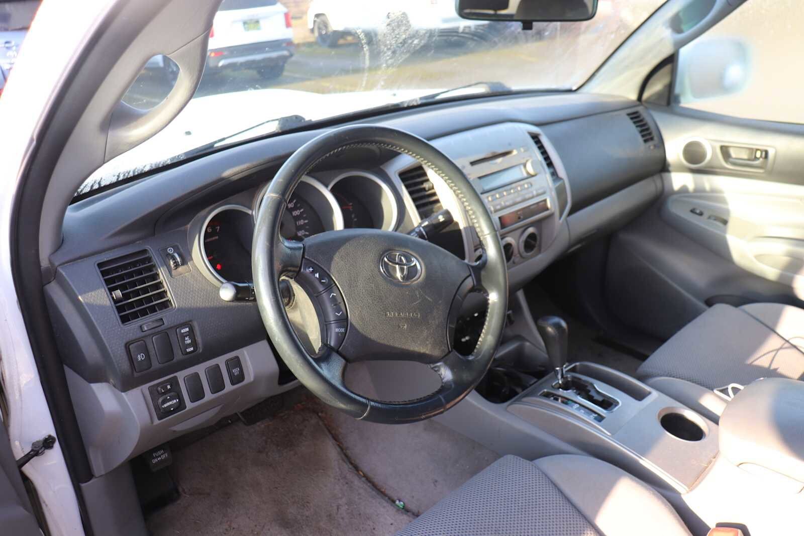 Thumbnail: 2008 Toyota Tacoma - 10