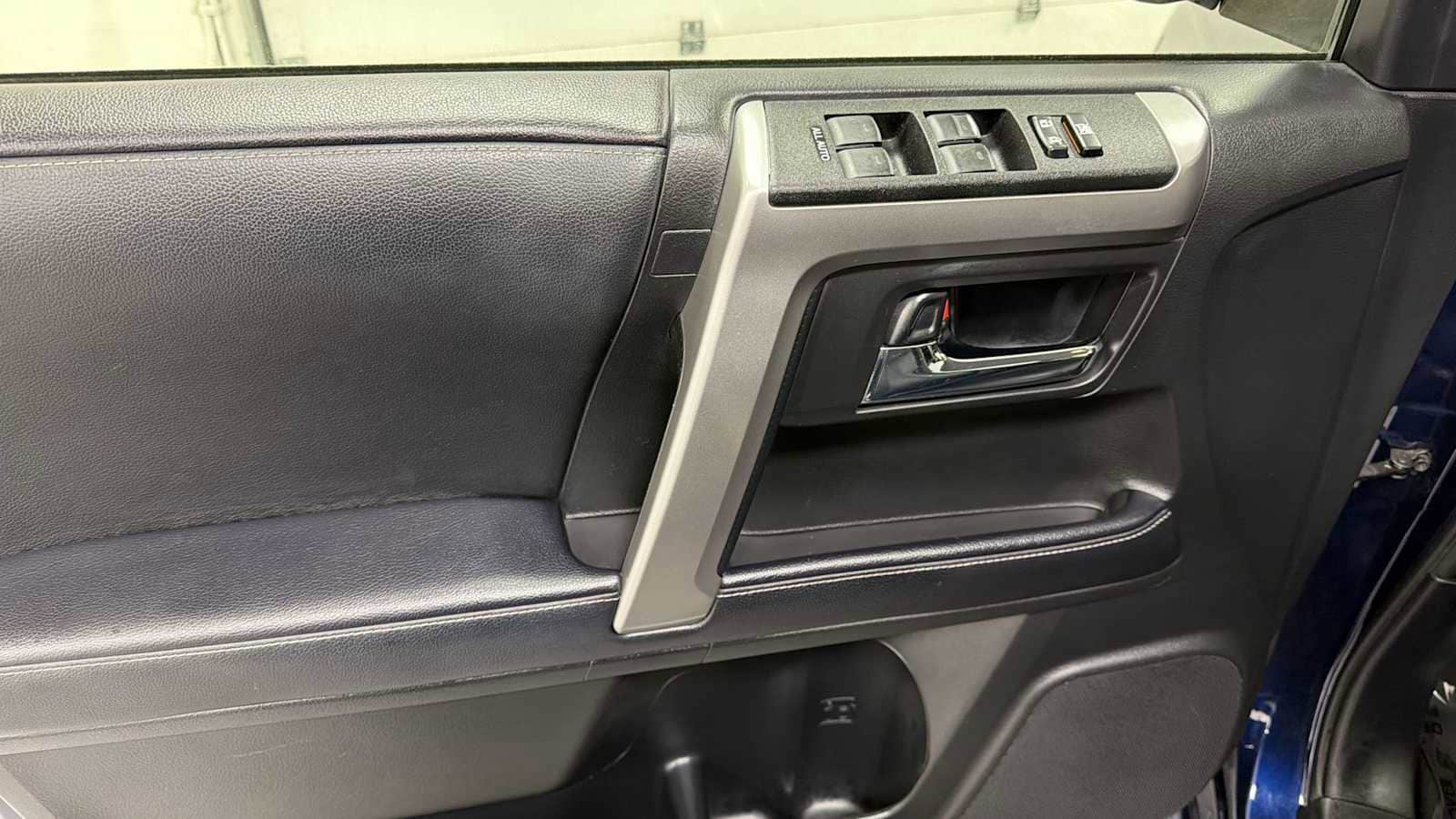 Thumbnail: 2022 Toyota 4Runner - 15