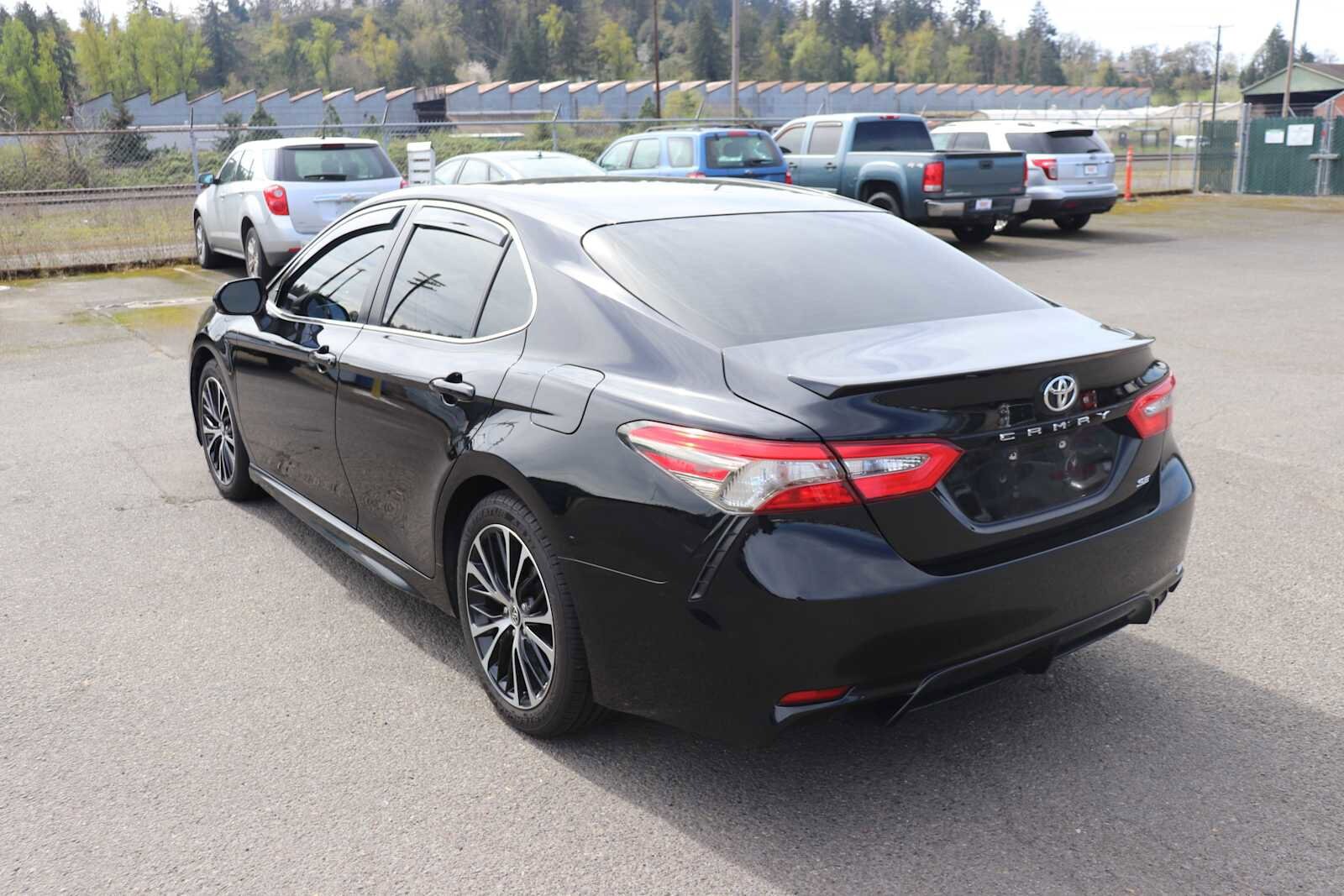 Thumbnail: 2018 Toyota Camry - 7