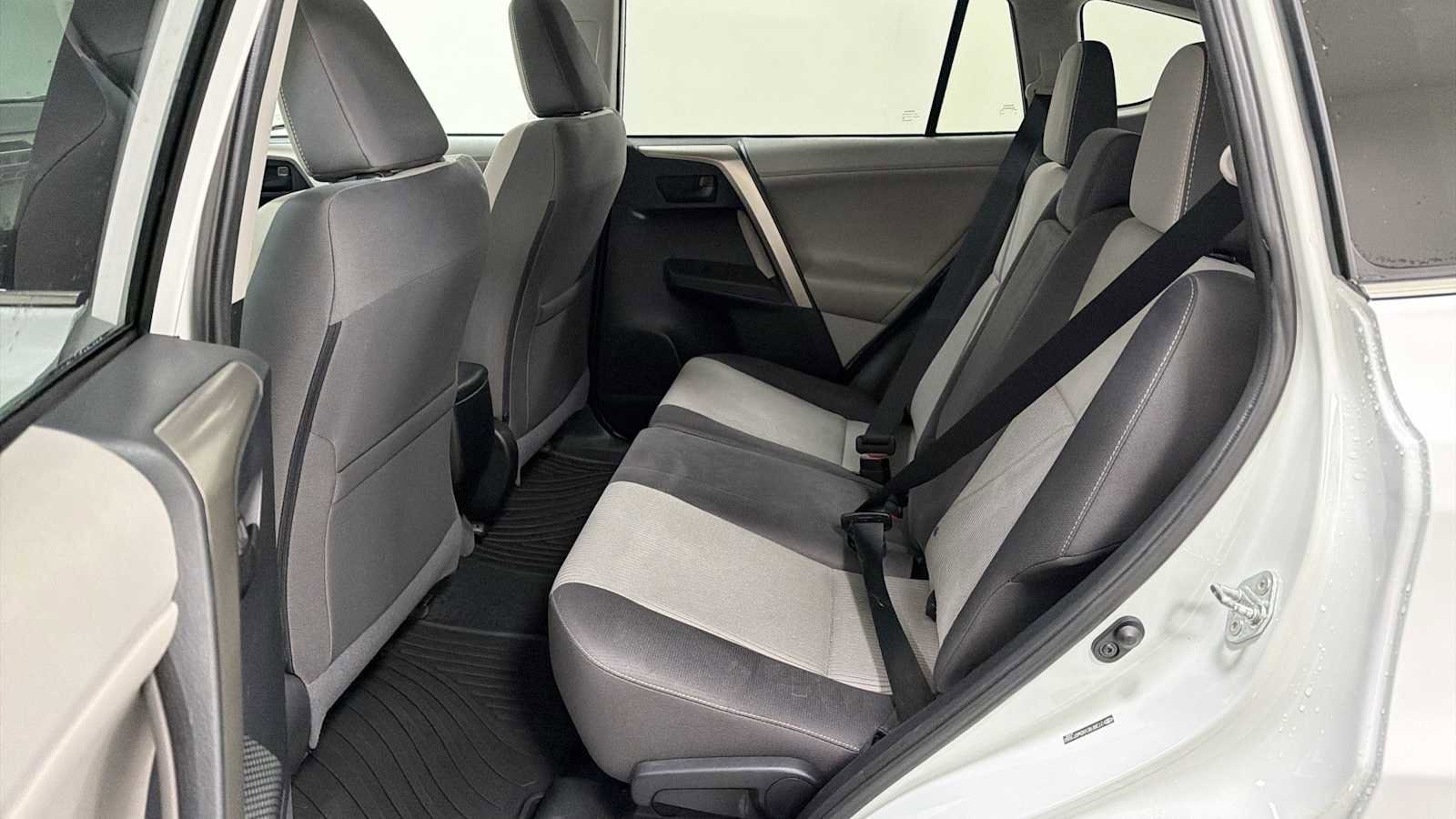 Thumbnail: 2013 Toyota RAV4 - 24