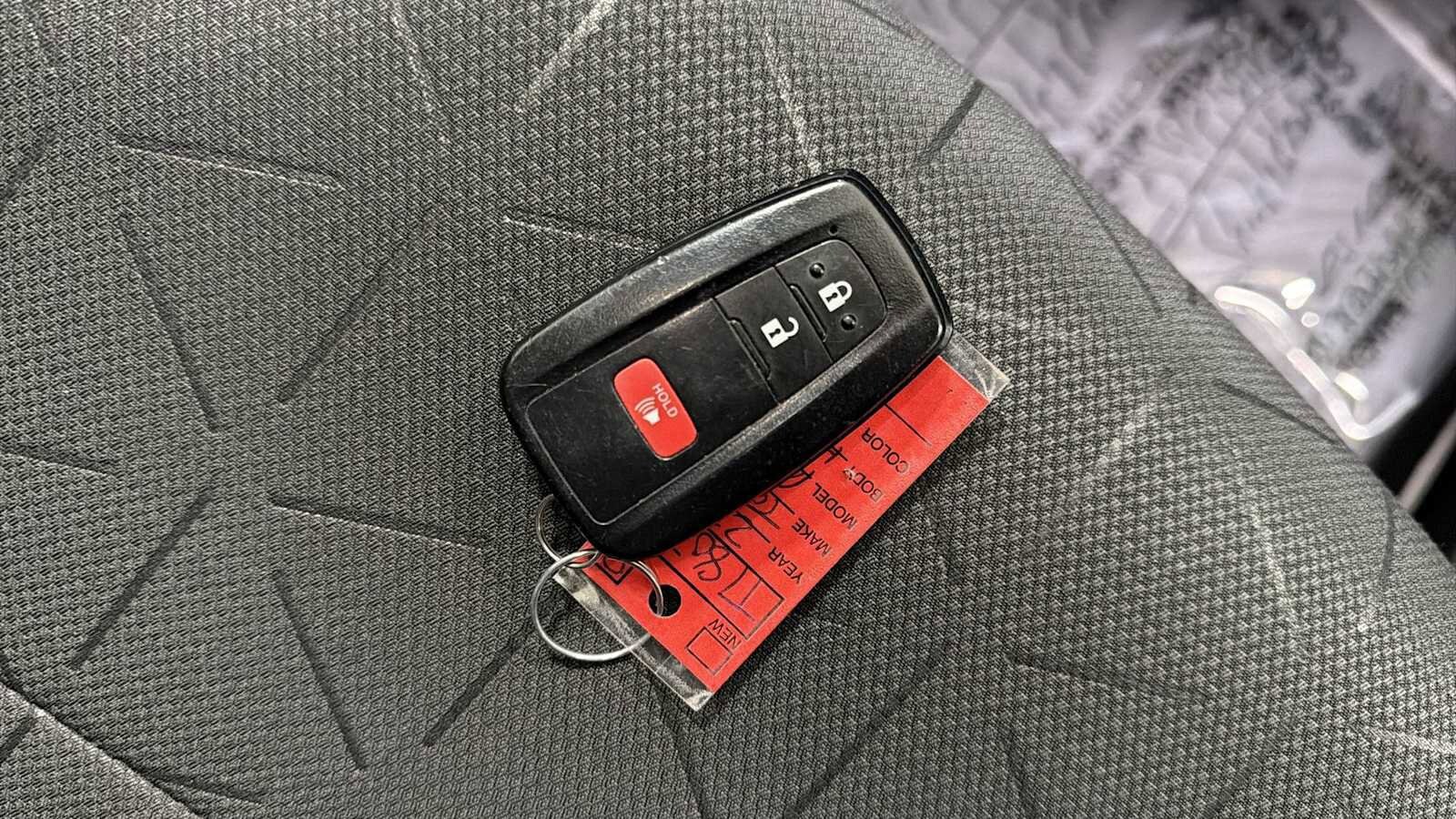 Thumbnail: 2023 Toyota RAV4 - 31