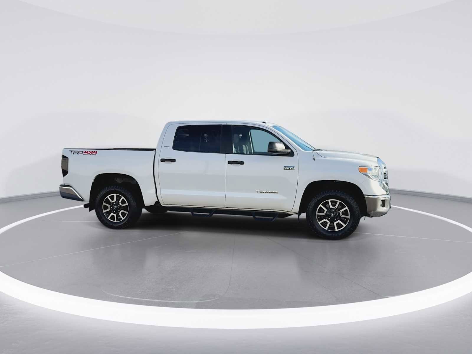 Thumbnail: 2016 Toyota Tundra - 9
