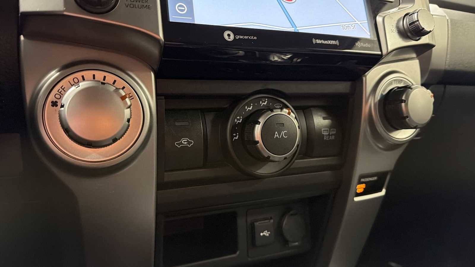 Thumbnail: 2020 Toyota 4Runner - 21