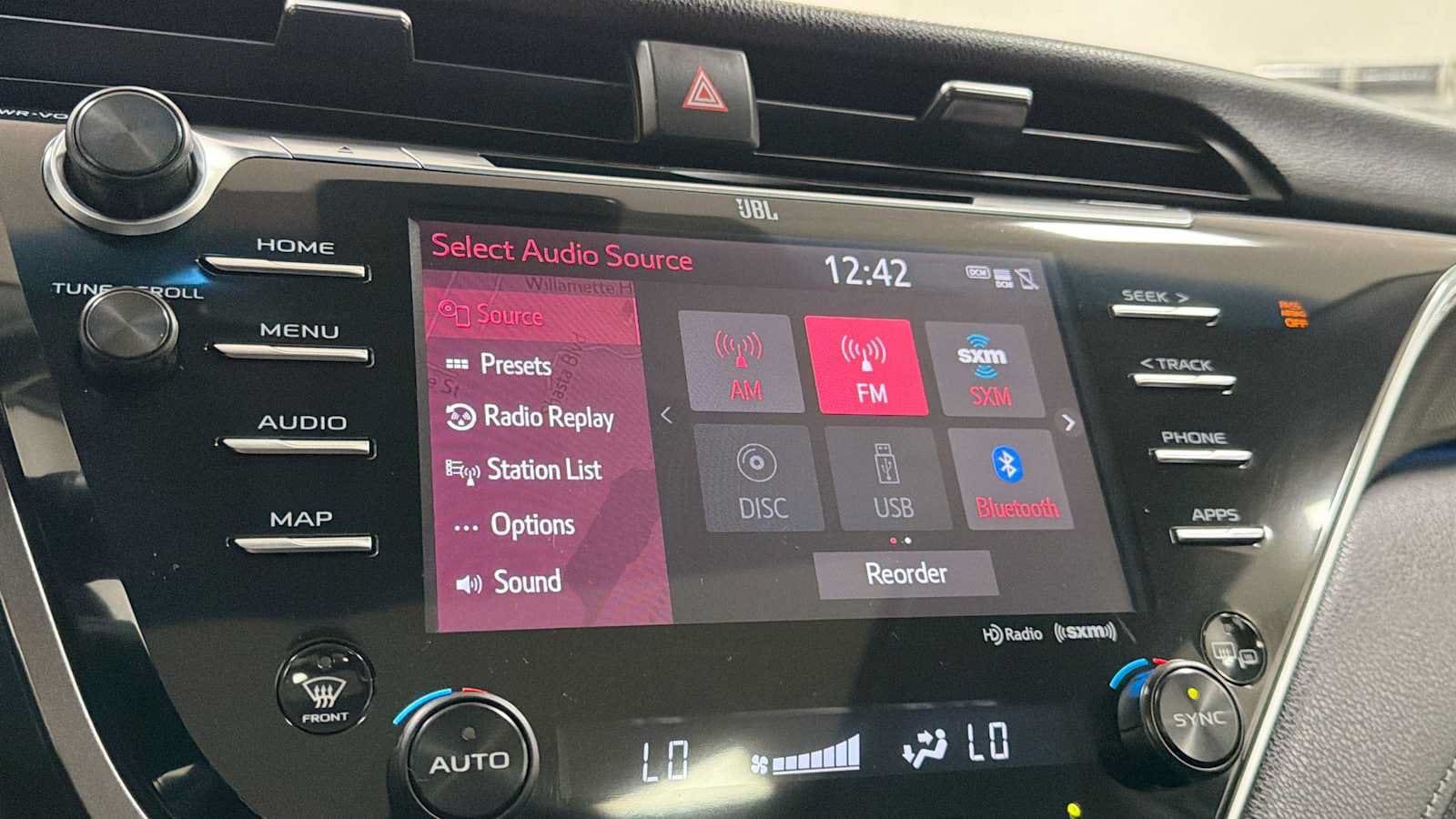Thumbnail: 2018 Toyota Camry - 18