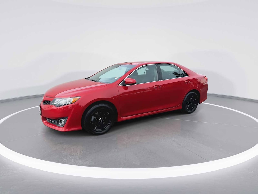 Used 2014 Toyota Camry SE Sedan