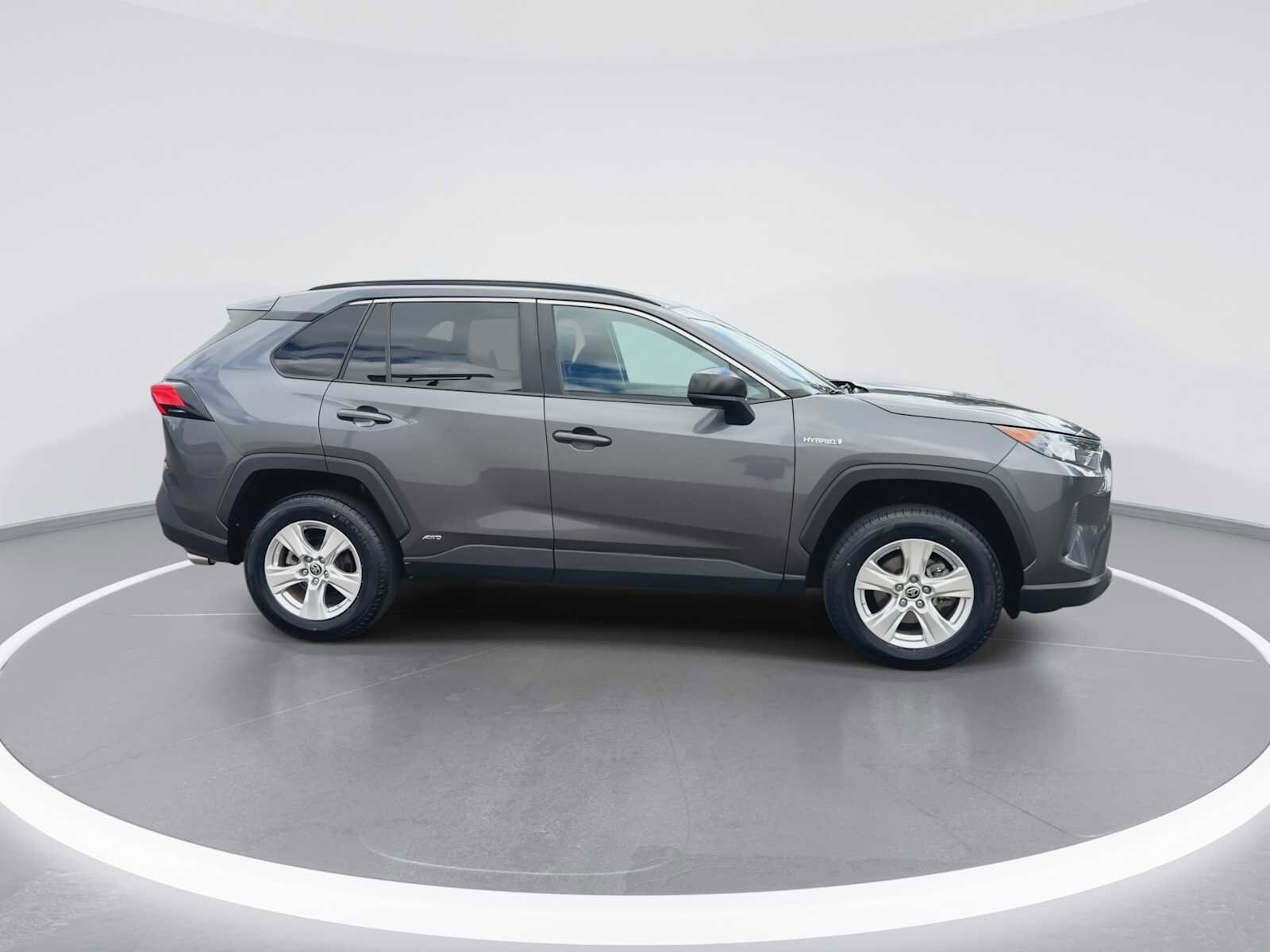 Thumbnail: 2021 Toyota RAV4 - 9