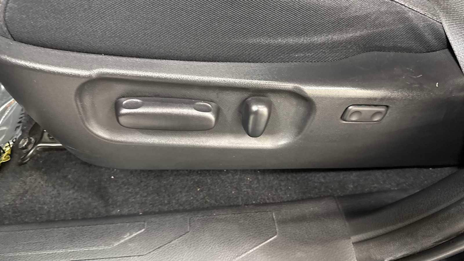 Thumbnail: 2022 Toyota Tacoma - 14