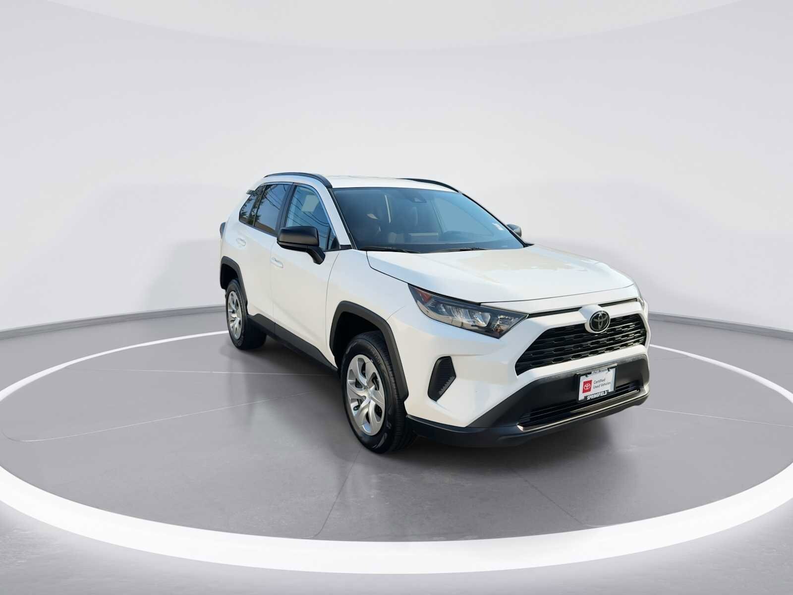 2019 Toyota RAV4 LE photo 2