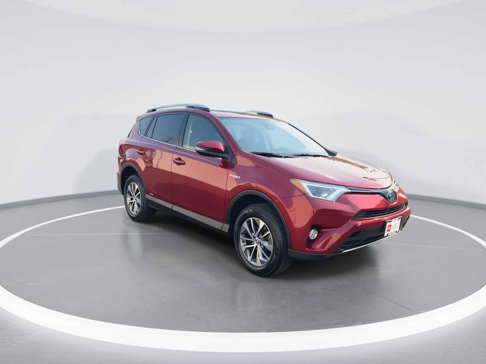 Certified 2018 Toyota RAV4 XLE with VIN JTMRJREV8JD232255 for sale in Springfield, OR