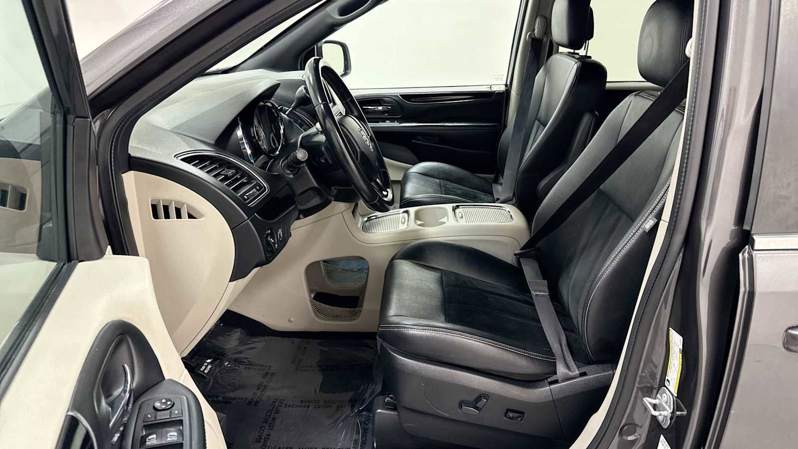 Thumbnail: 2018 Dodge Grand Caravan - 13