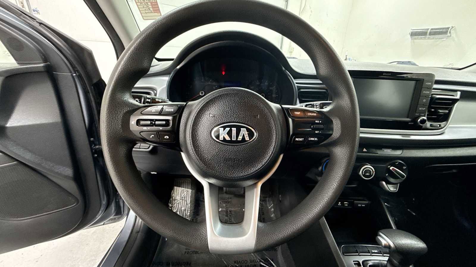 Thumbnail: 2019 Kia Rio - 16