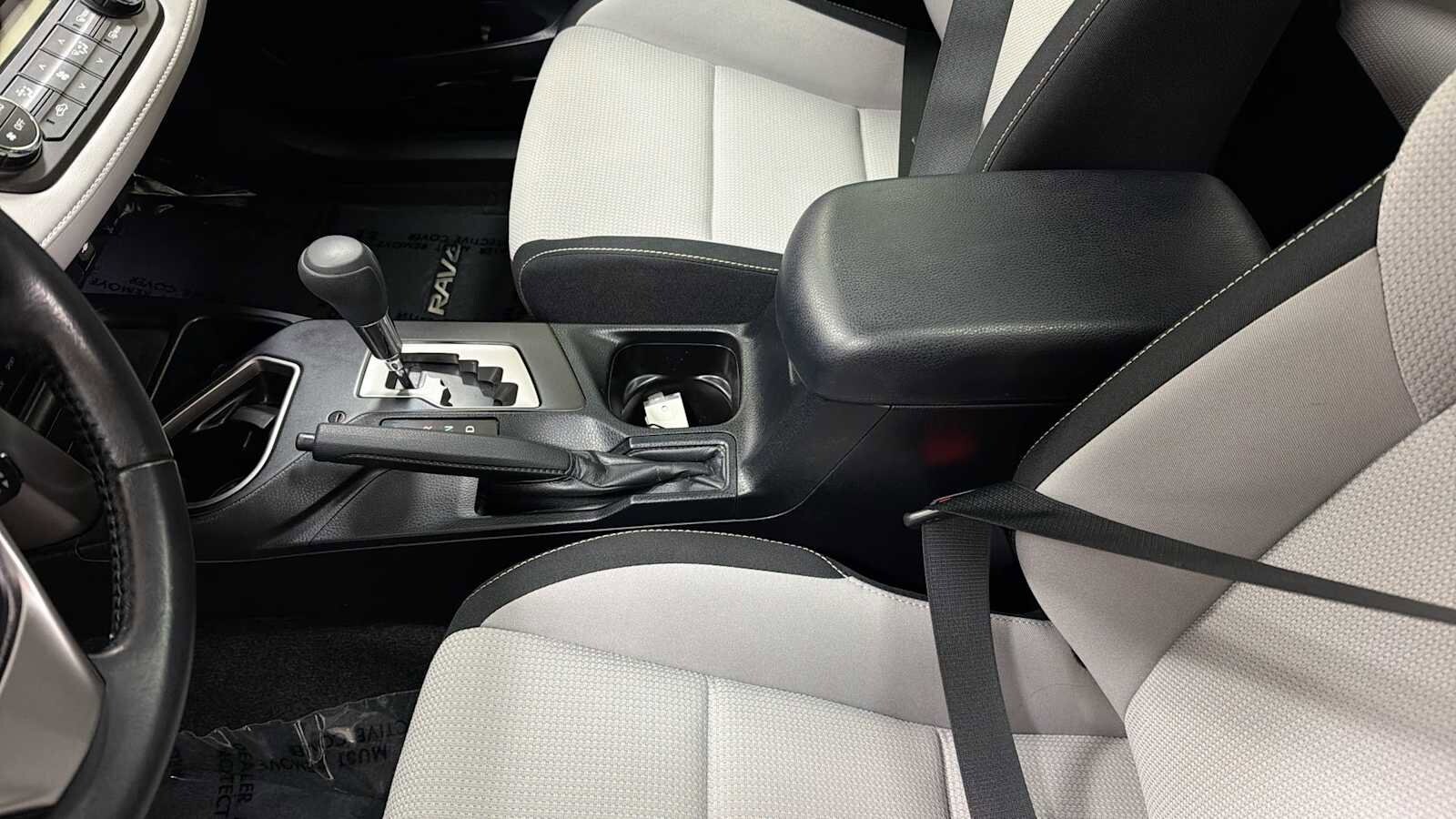 Thumbnail: 2018 Toyota RAV4 - 22