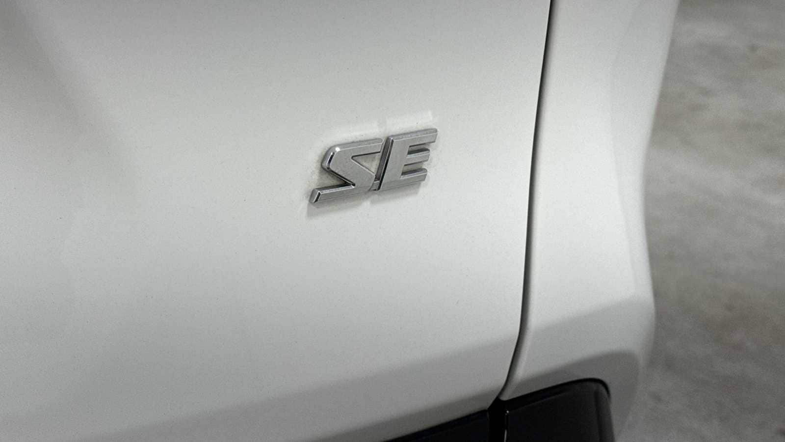 Thumbnail: 2021 Toyota RAV4 - 28