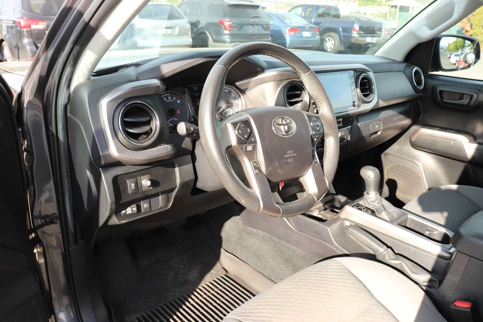 Thumbnail: 2021 Toyota Tacoma - 10