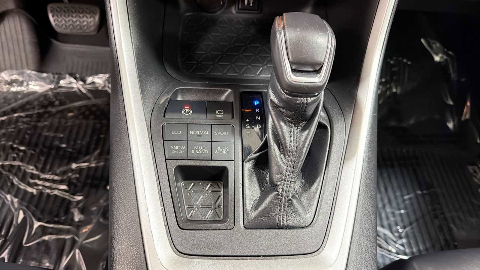 Thumbnail: 2019 Toyota RAV4 - 21