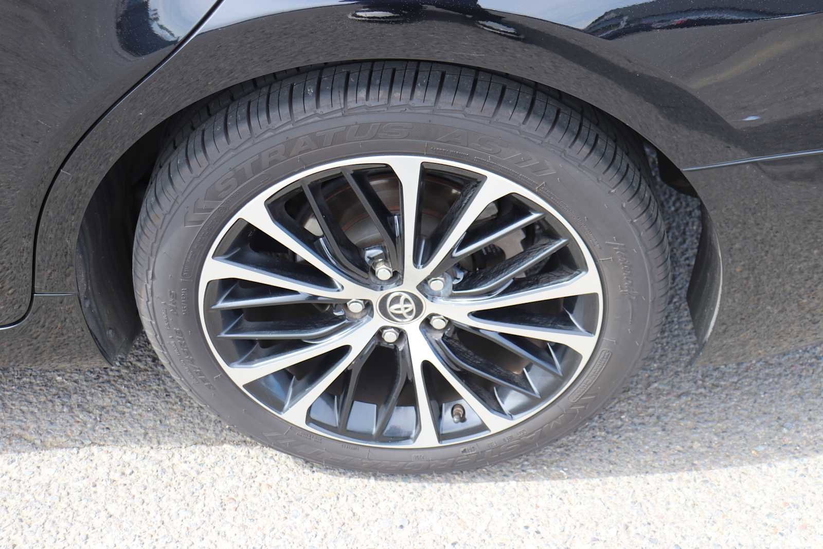 Thumbnail: 2018 Toyota Camry - 9