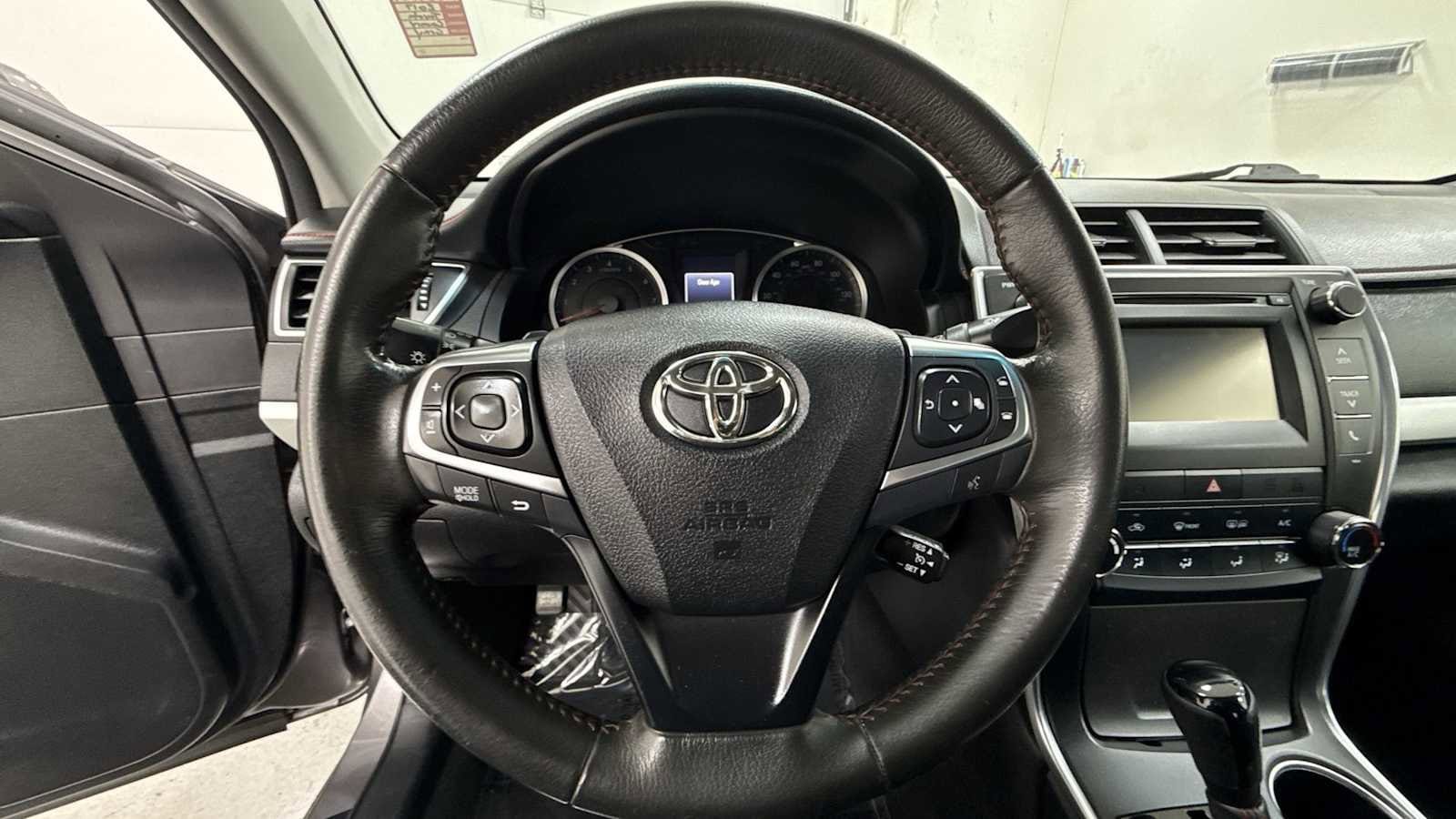 Thumbnail: 2017 Toyota Camry - 16