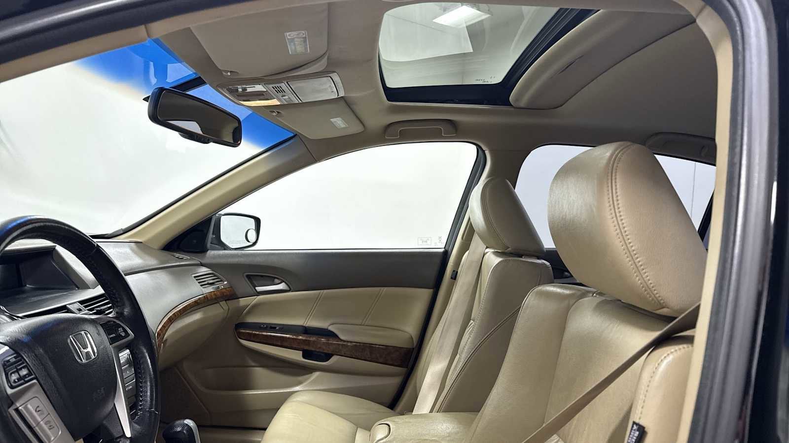 Thumbnail: 2010 Honda Accord - 22