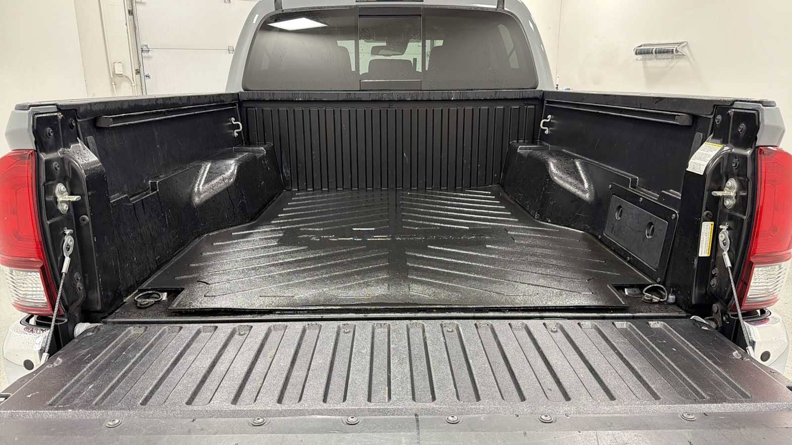 Thumbnail: 2020 Toyota Tacoma - 28