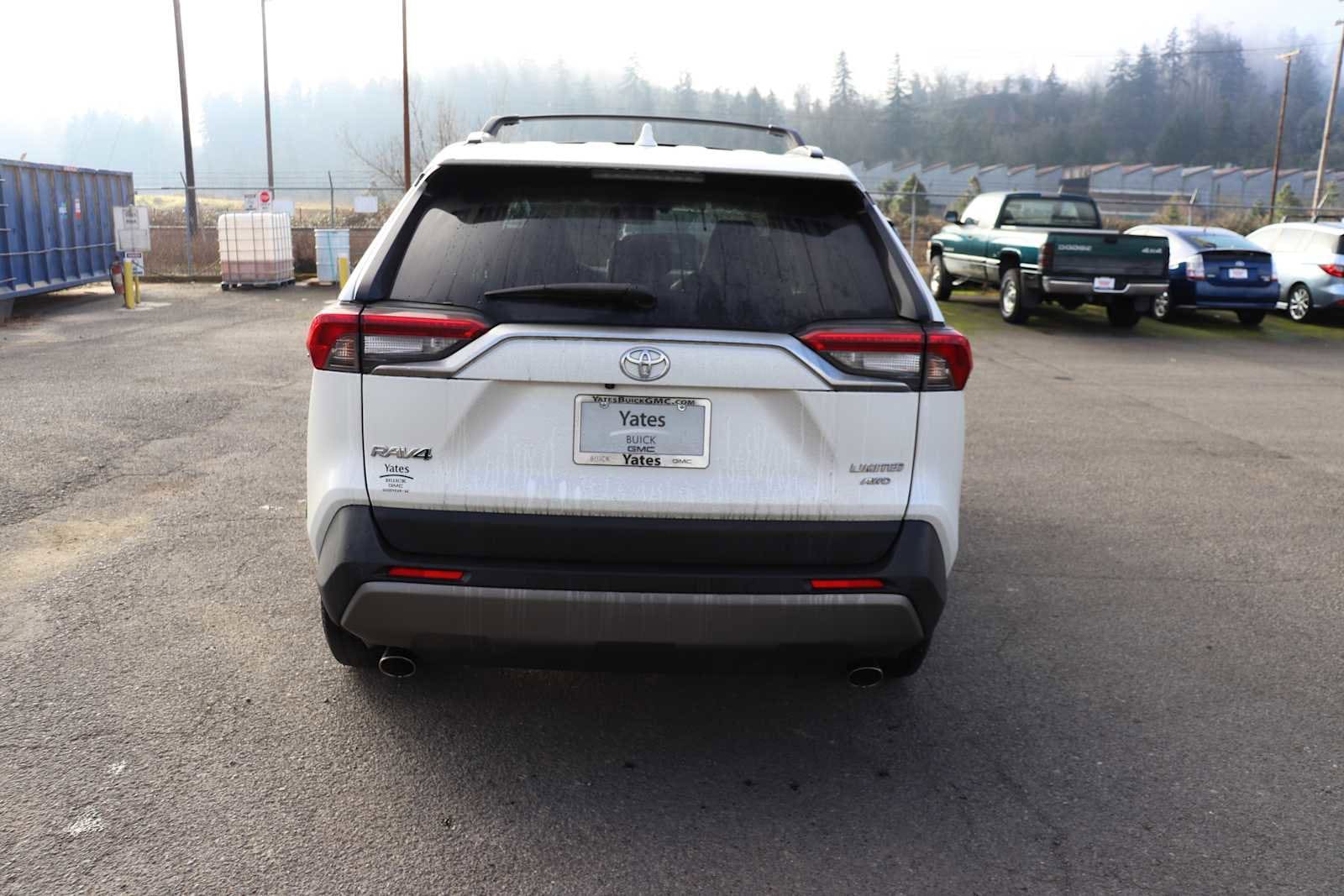 Thumbnail: 2019 Toyota RAV4 - 6