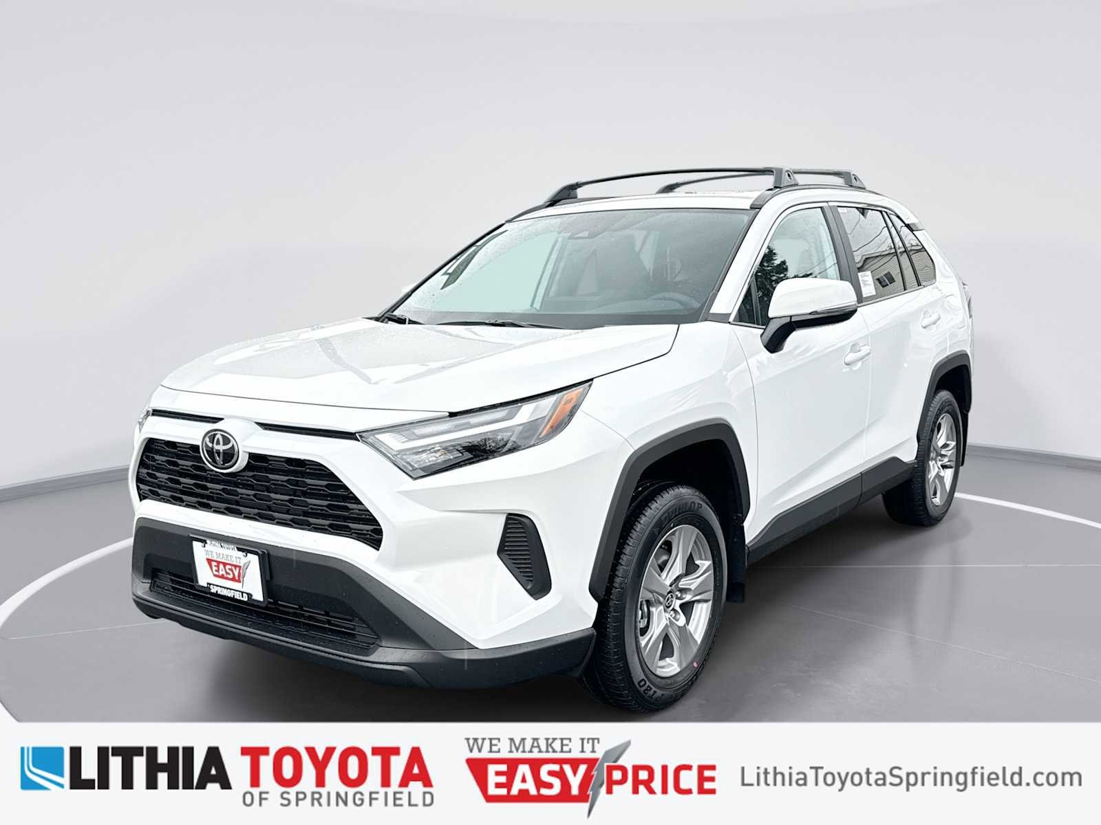 2025 Toyota RAV4 XLE's photo