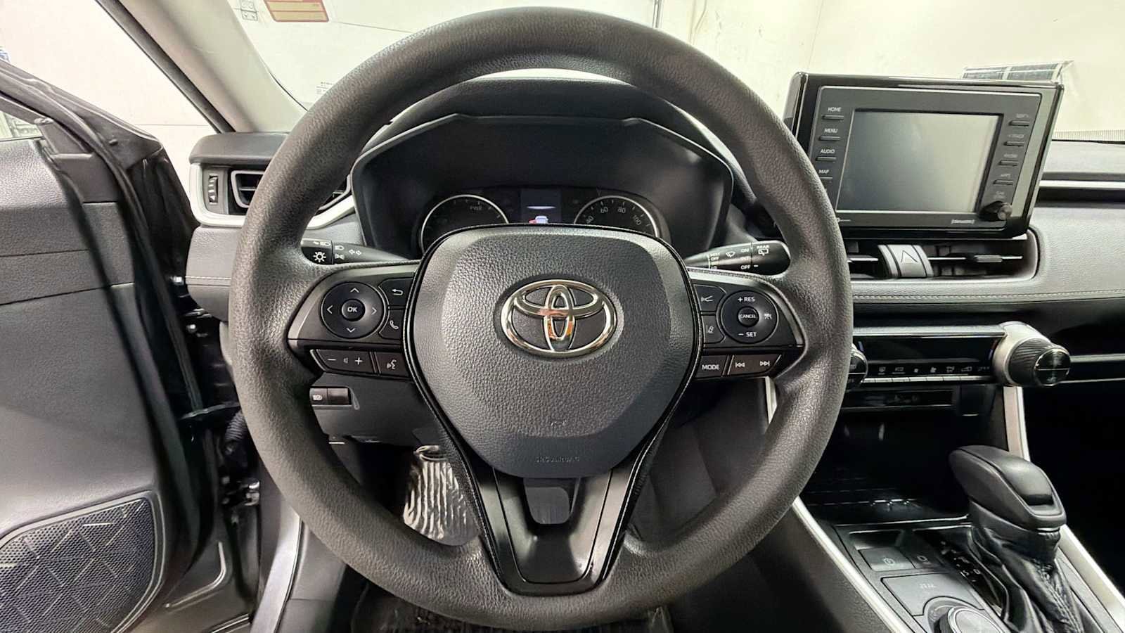 Thumbnail: 2021 Toyota RAV4 - 16