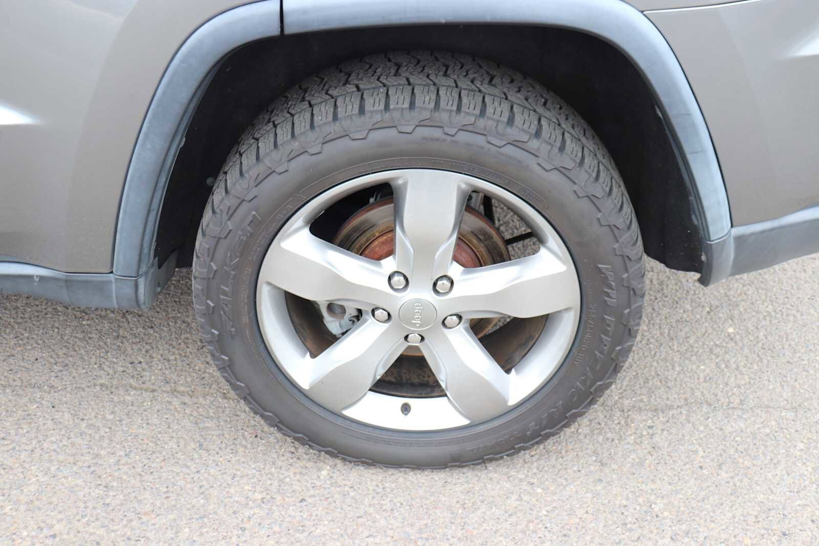 Thumbnail: 2013 Jeep Grand Cherokee - 9