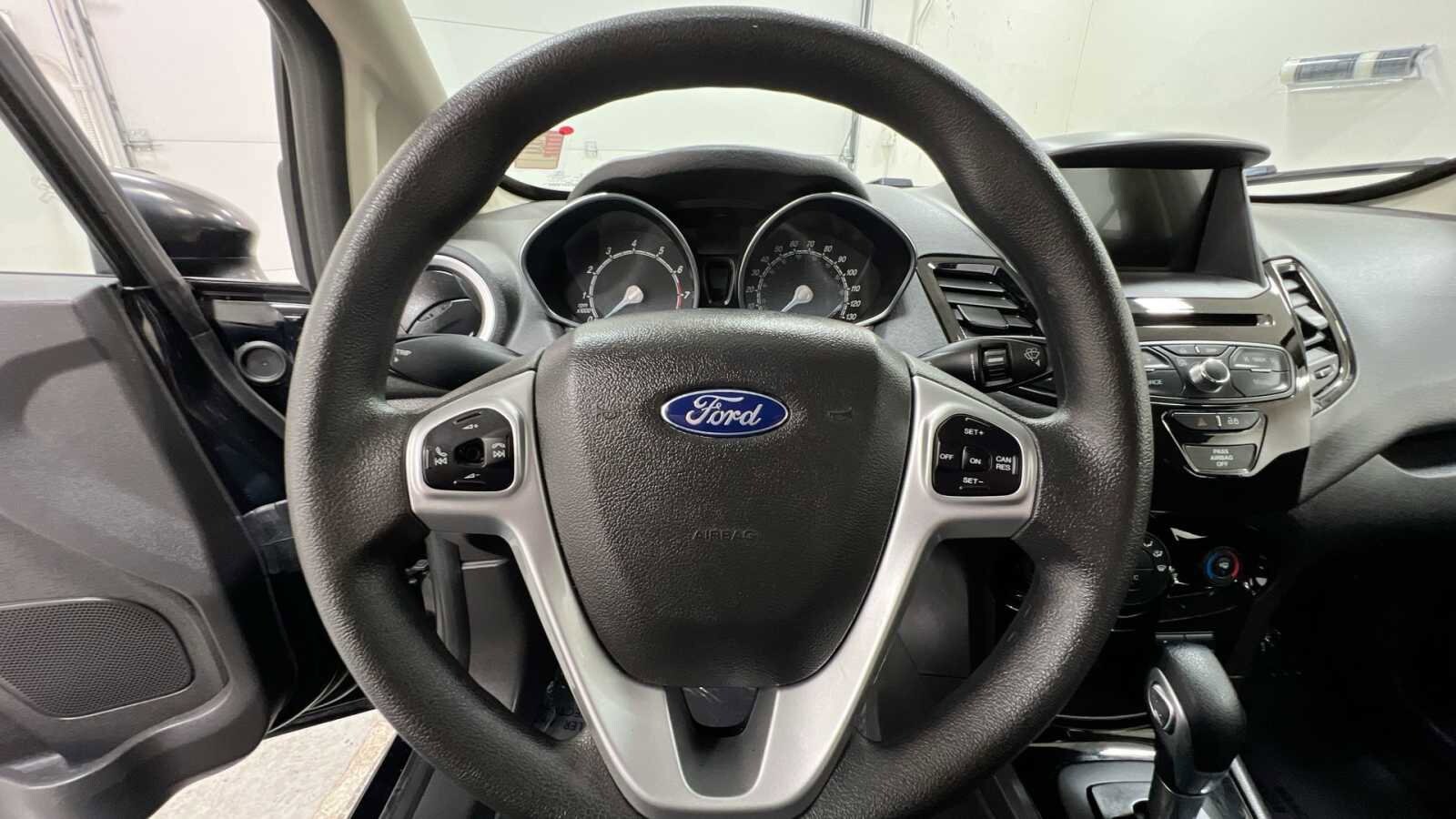 2019 Ford Fiesta SE 16