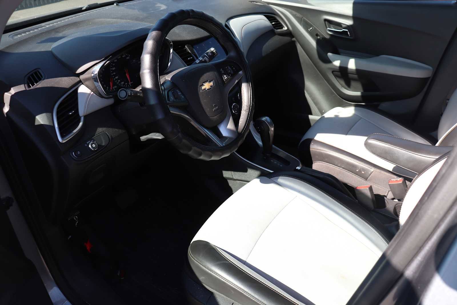 Thumbnail: 2020 Chevrolet Trax - 10