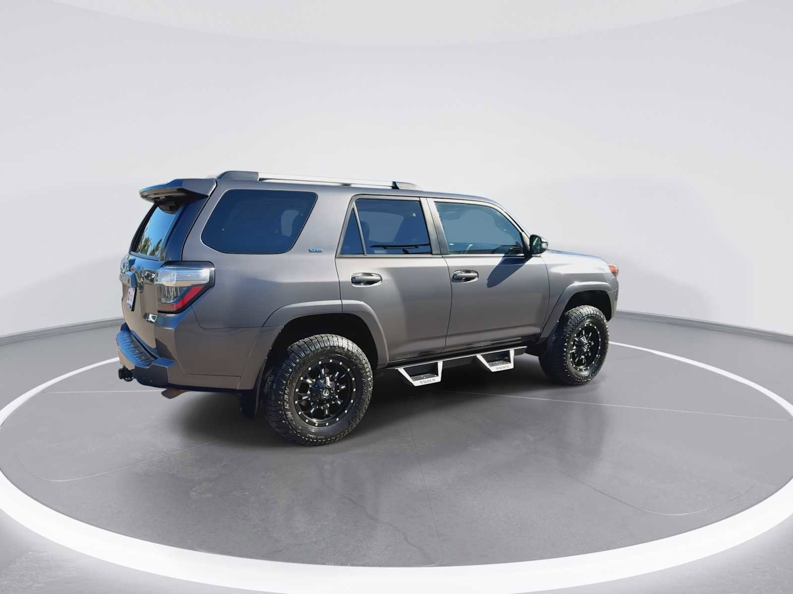 Thumbnail: 2021 Toyota 4Runner - 8