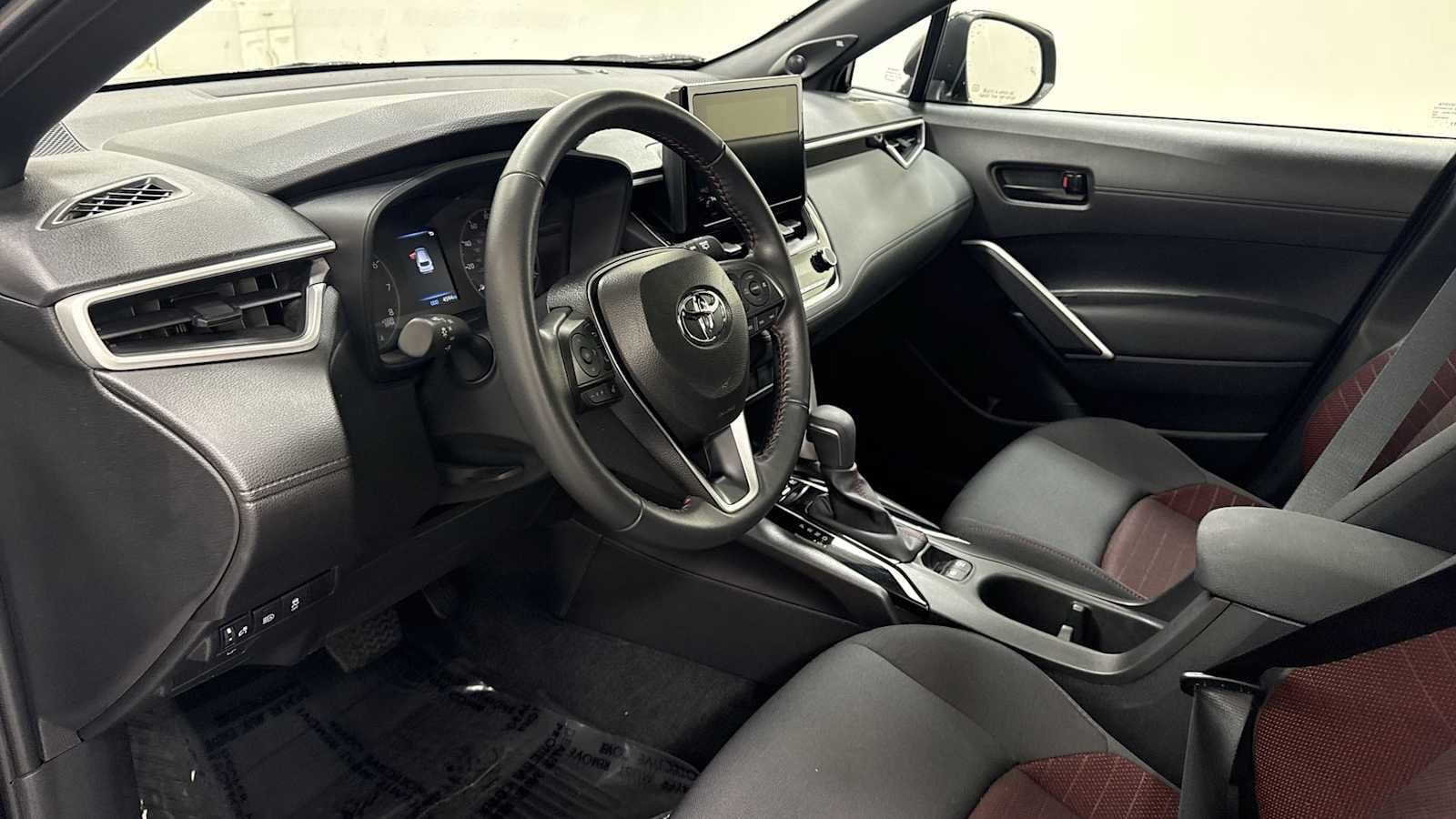 Thumbnail: 2025 Toyota Corolla Cross - 12