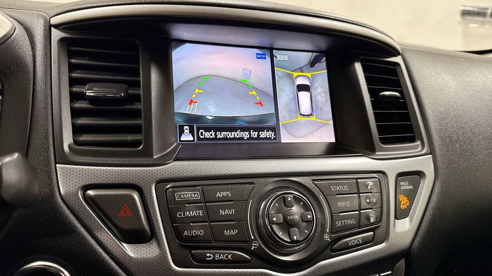 Thumbnail: 2019 Nissan Pathfinder - 19
