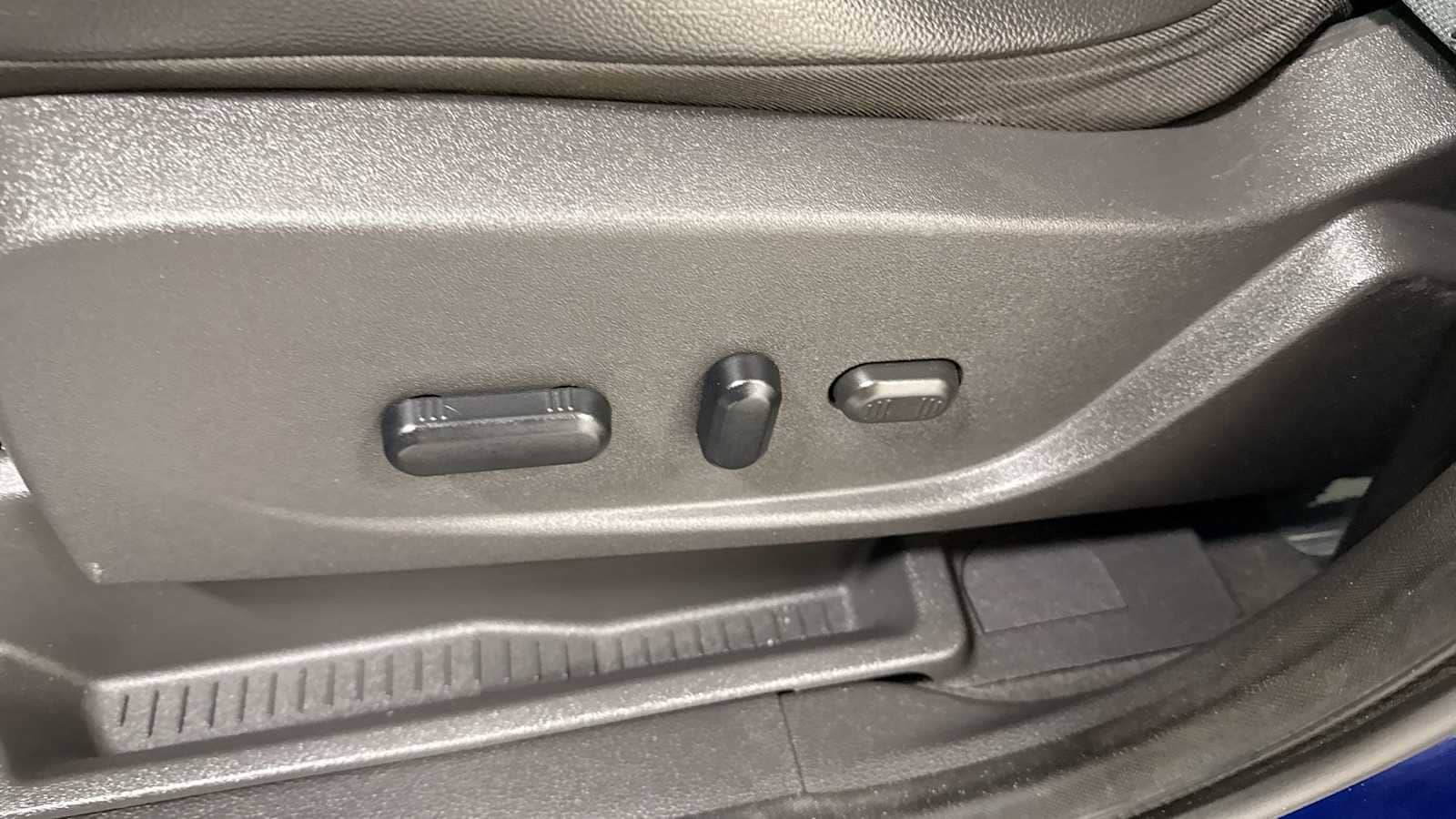 Thumbnail: 2013 Ford Escape - 14