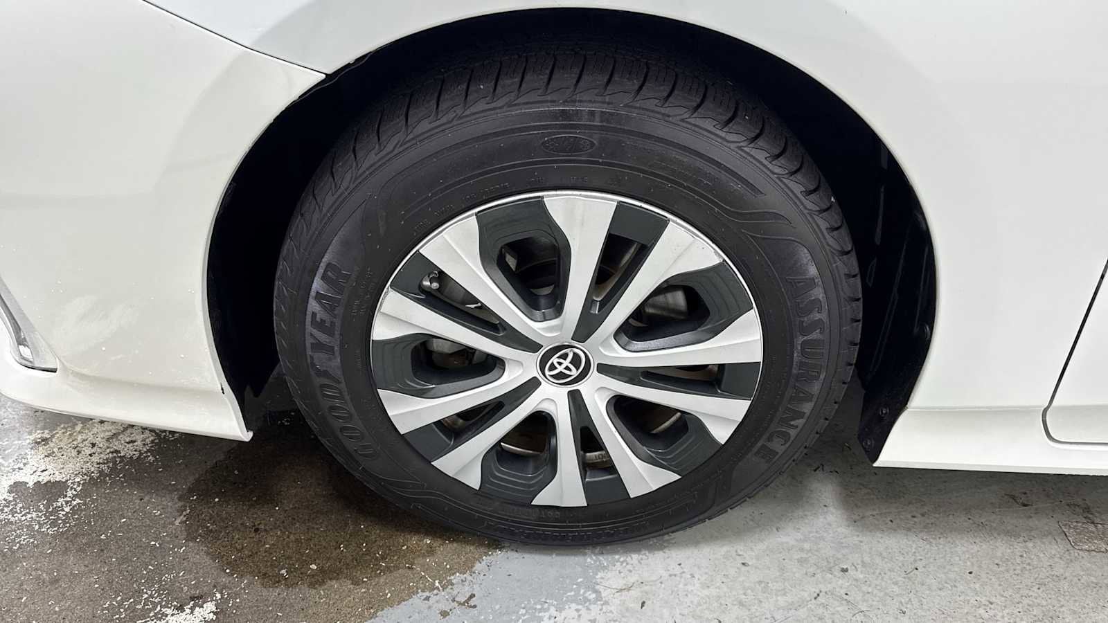 Thumbnail: 2021 Toyota Prius Prime - 10