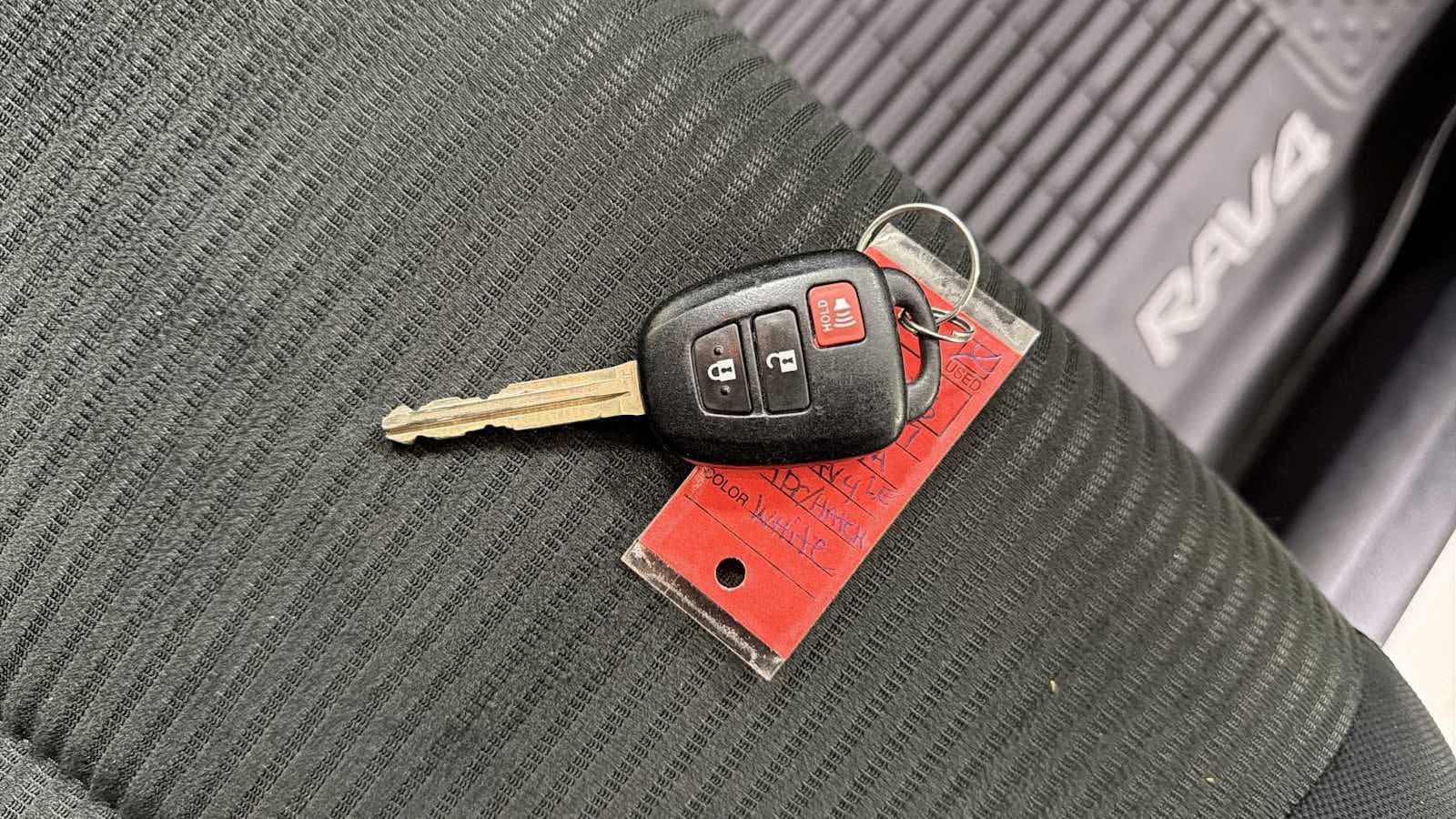 Thumbnail: 2017 Toyota RAV4 - 30