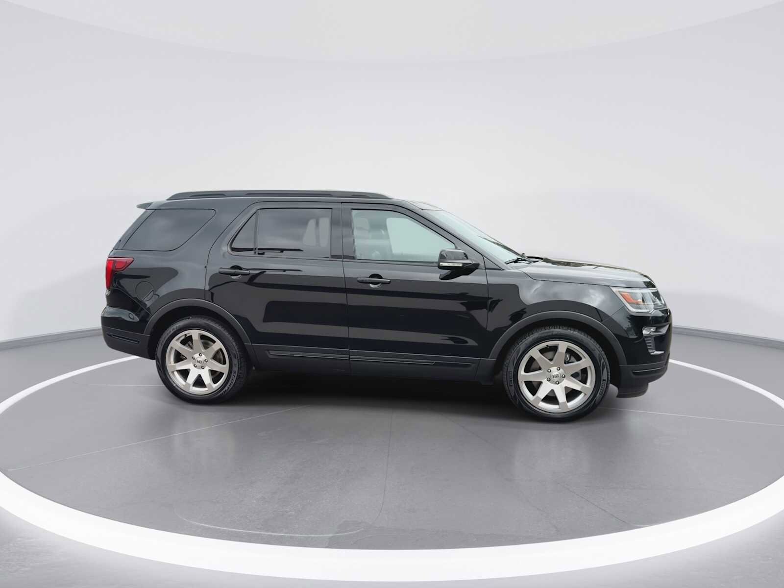 Thumbnail: 2018 Ford Explorer - 9