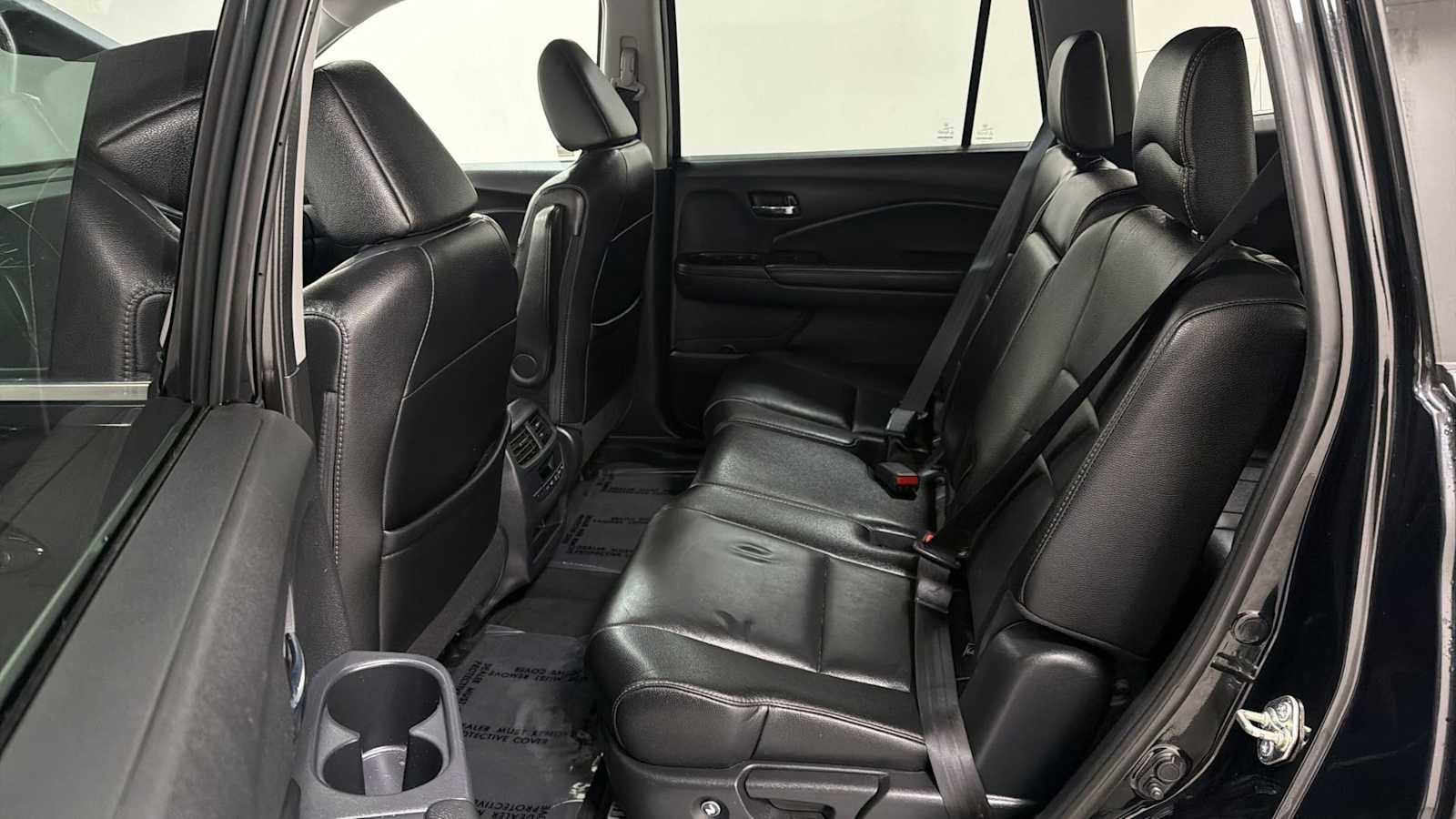 Thumbnail: 2017 Honda Pilot - 24