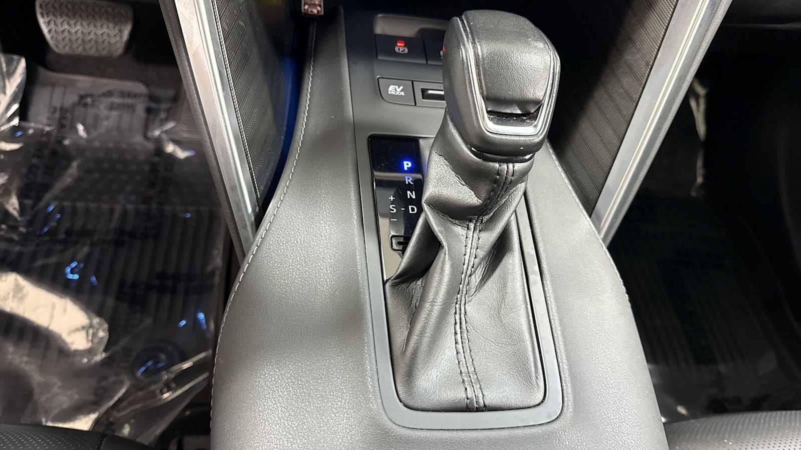 Thumbnail: 2023 Toyota Venza - 22