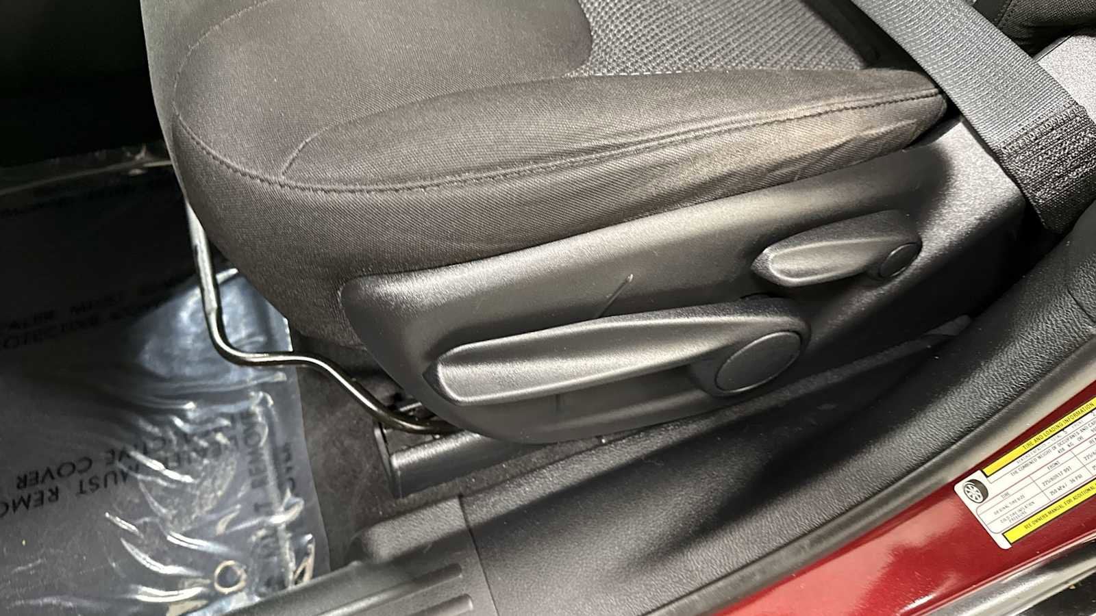 Thumbnail: 2021 Jeep Cherokee - 14