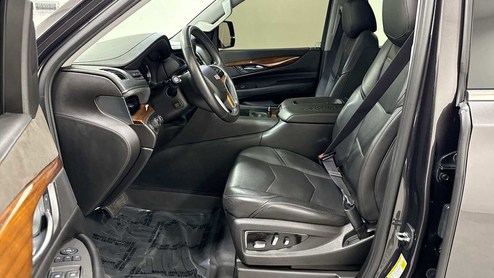 Thumbnail: 2017 Cadillac Escalade - 13